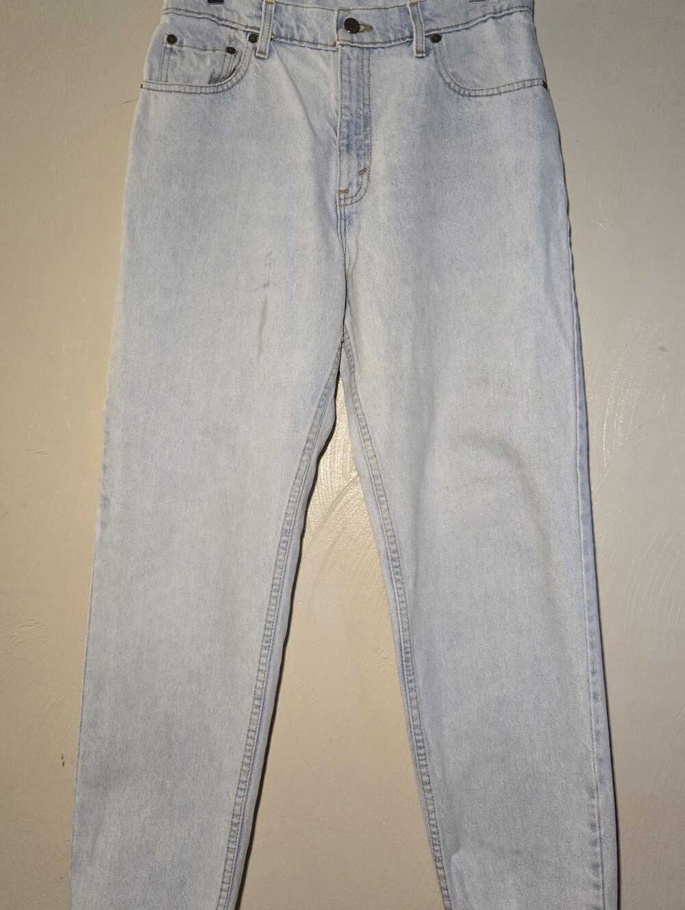 Vintage USA Made Levi’s 550 Light Wash Jeans (Size 11 M)